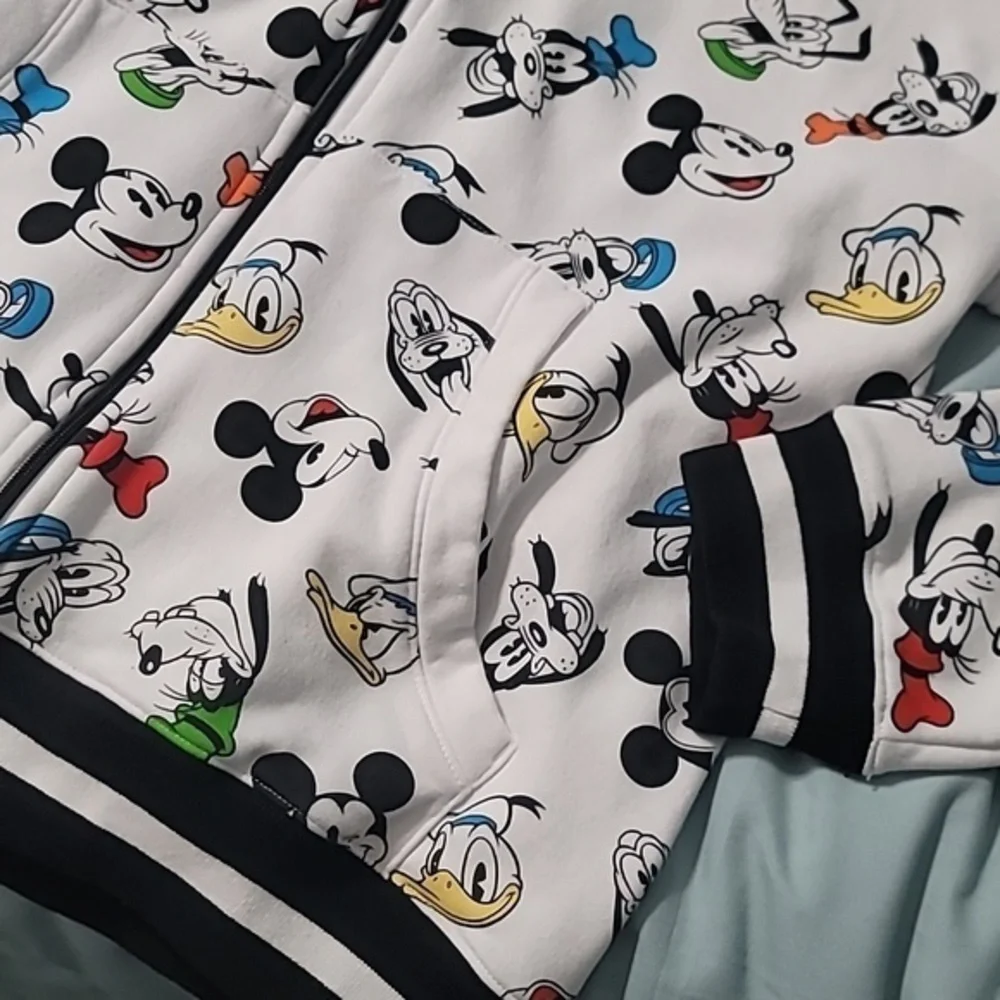 Disney Classic Disney Characters White With Black Trim Hoodie Men's XL NWOT Cond